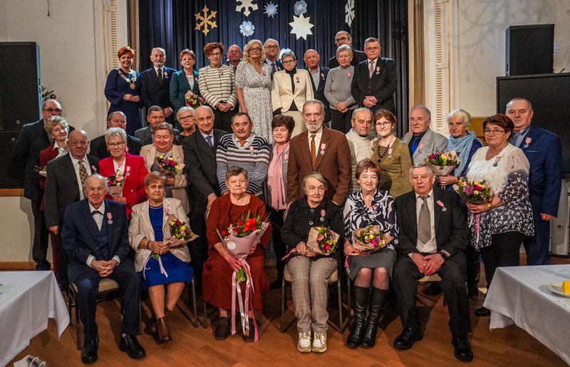 Jubilaci - zdjęcie grupowe fot. BSK